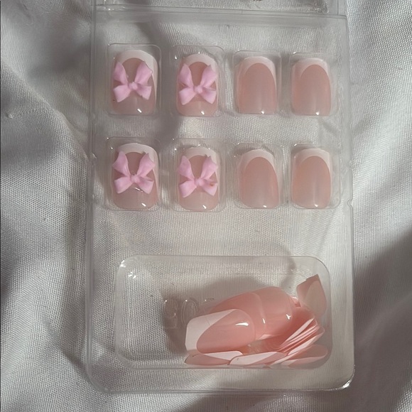 Pink Bow False Nail Set - Picture 2 of 3